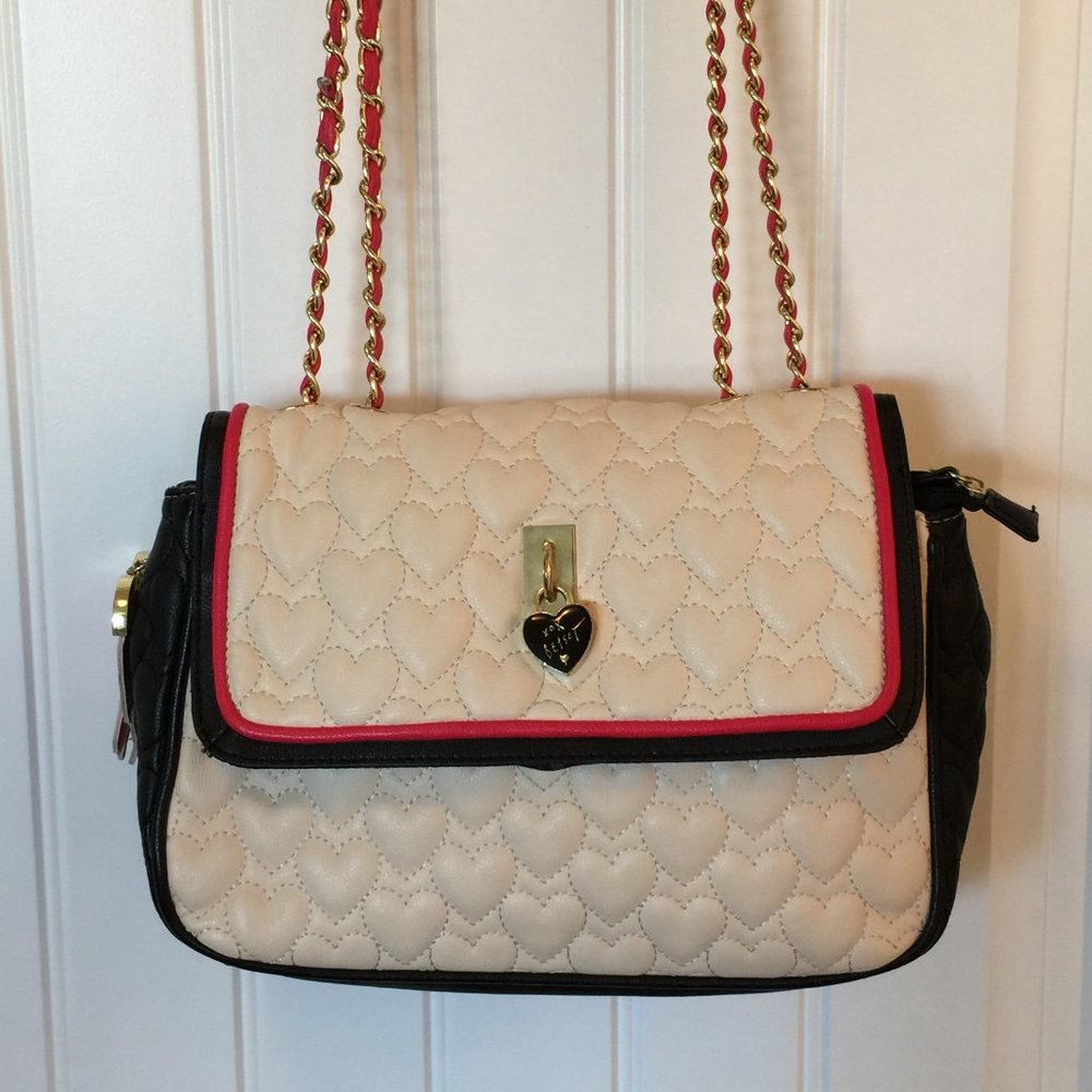 BETSEY JOHNSON QUILTED PURSE